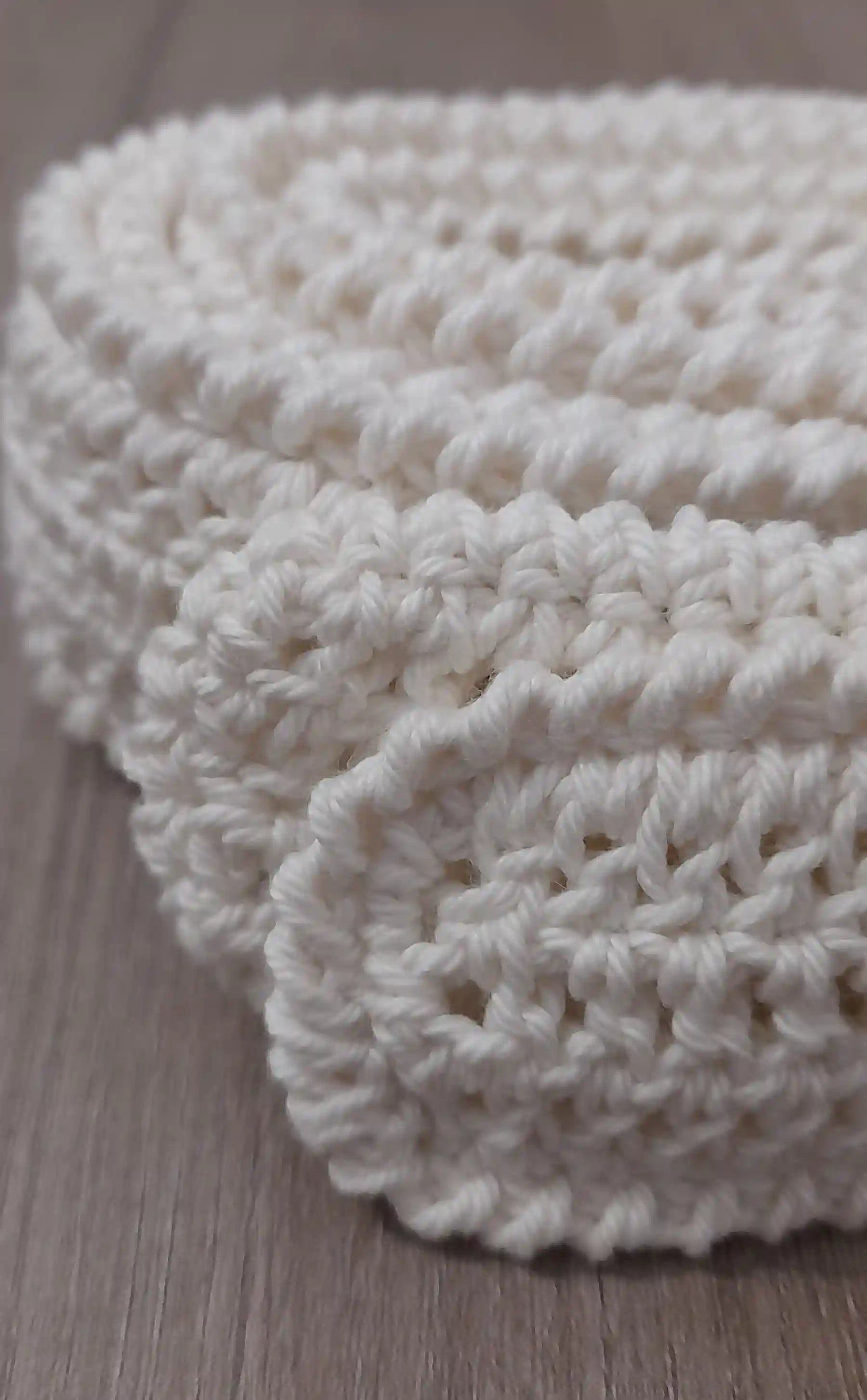 Detalle del Cinturón del Kimono Constanza de EH NENA de color blanco tejido a crochet con algodón
