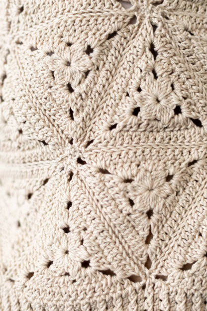 Vista detalle punto del Jersey Gijón tejido a crochet con algodón