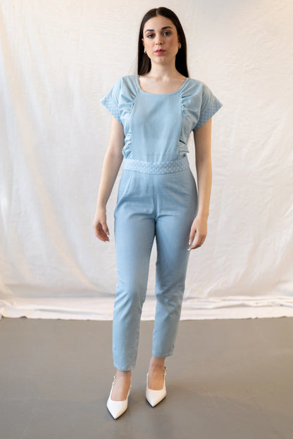 Vista frontal completa del Mono vaquero sashiko de denim reciclado