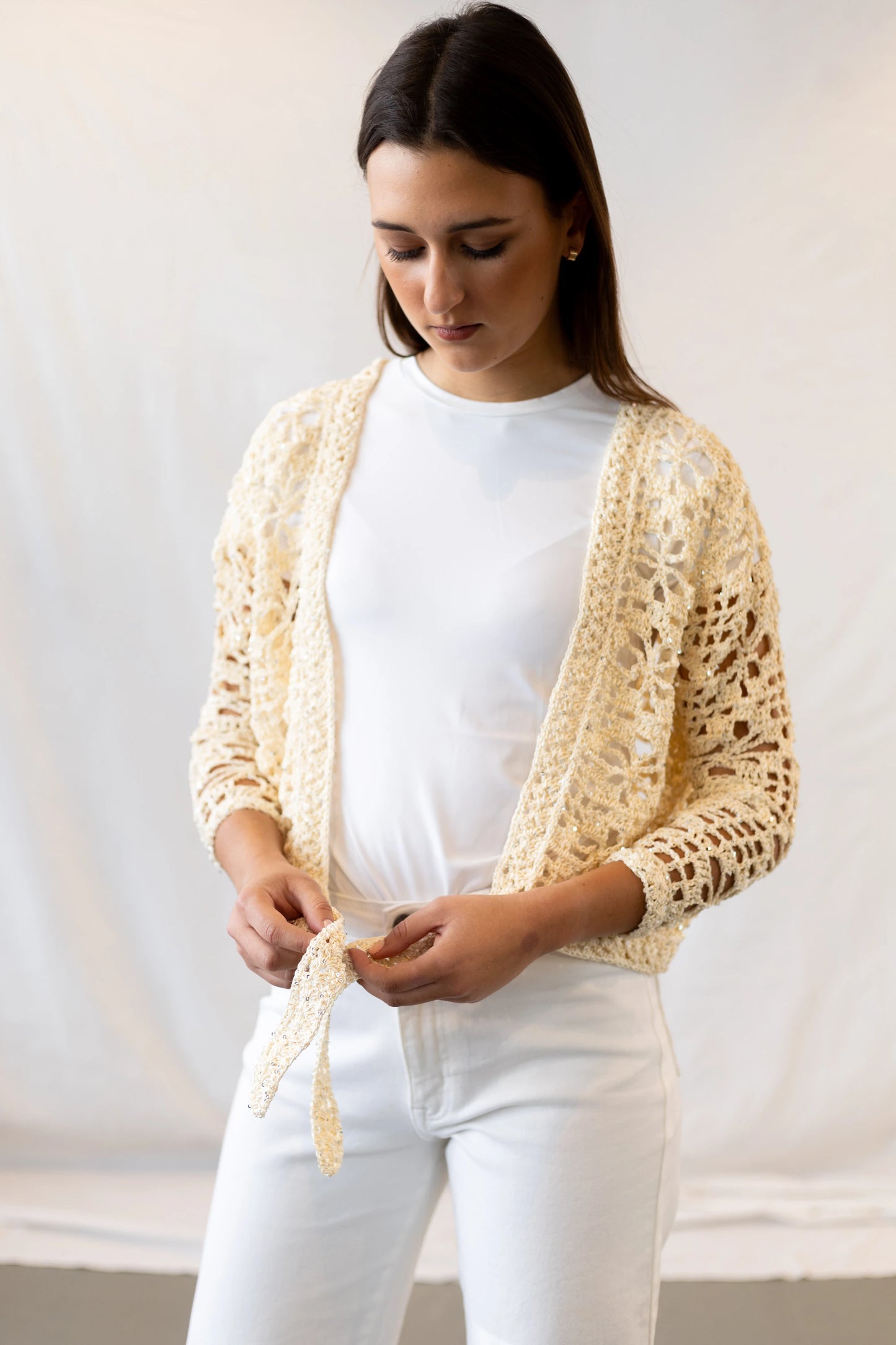 Vista delantero de la Rebeca Floral con lazada
